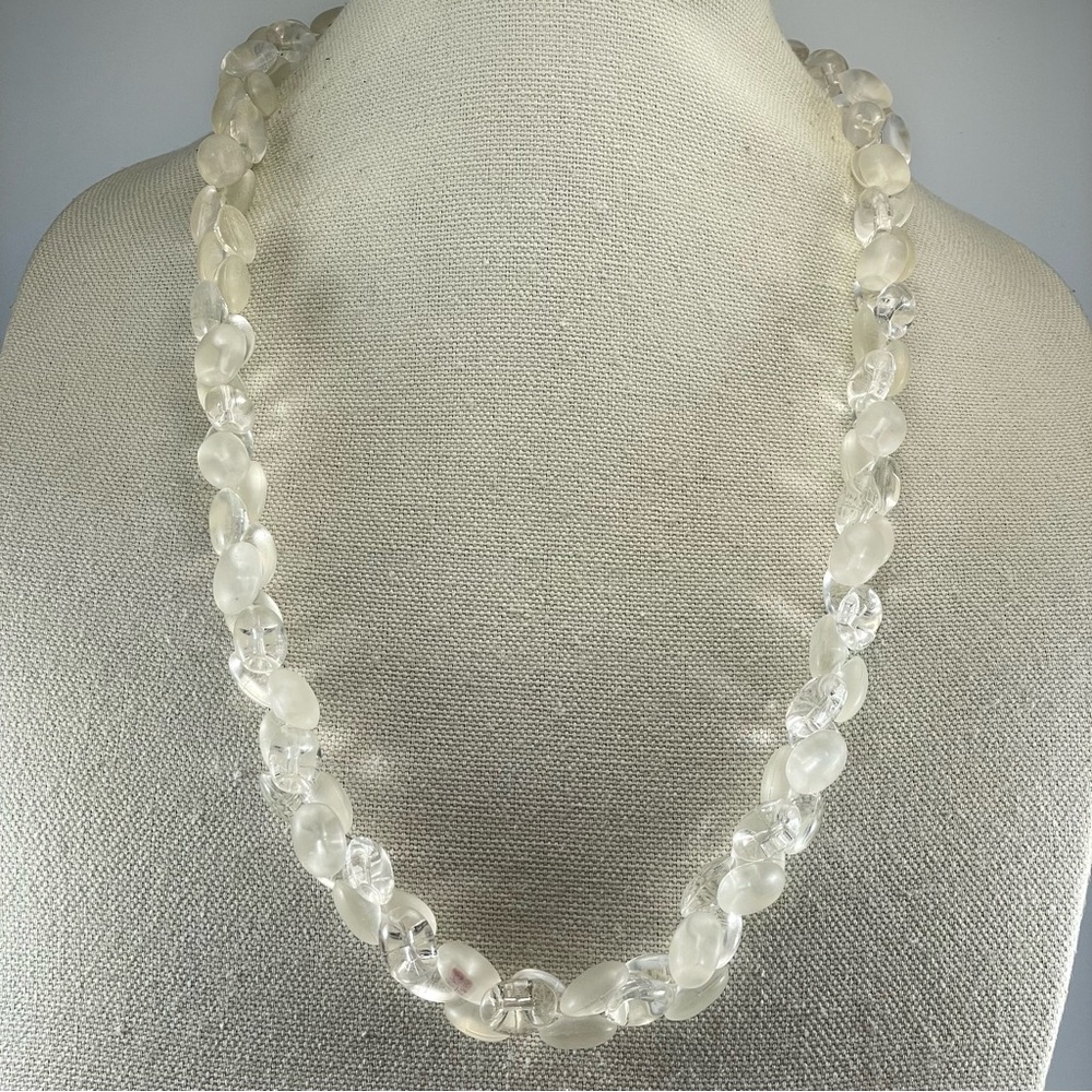 Stunning Unsigned Vintage White Frosted Oval Glass Beaded Statement Necklace
